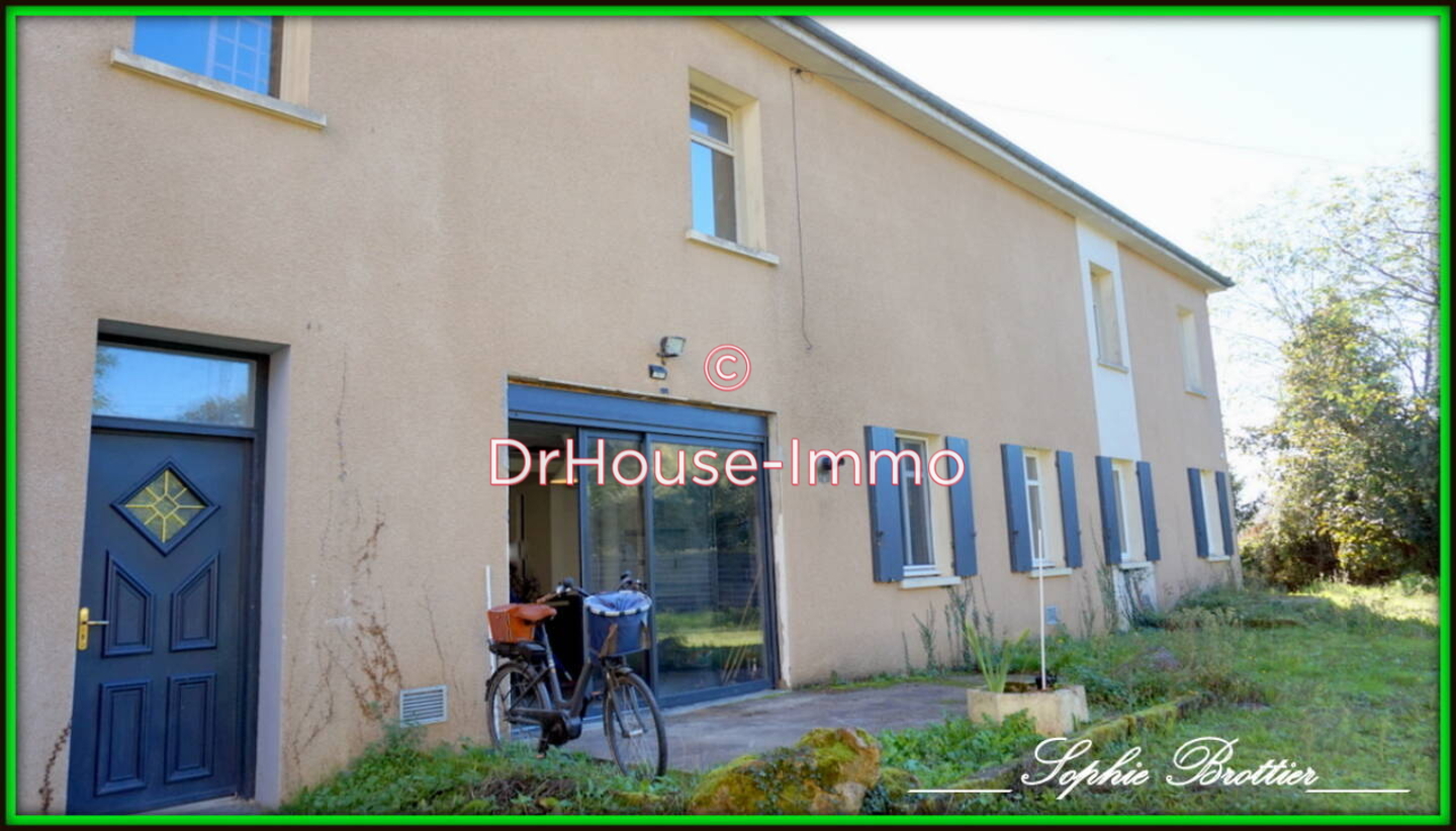 Maison 8 pièces de 204 m² - Boivre la Vallée (86470)