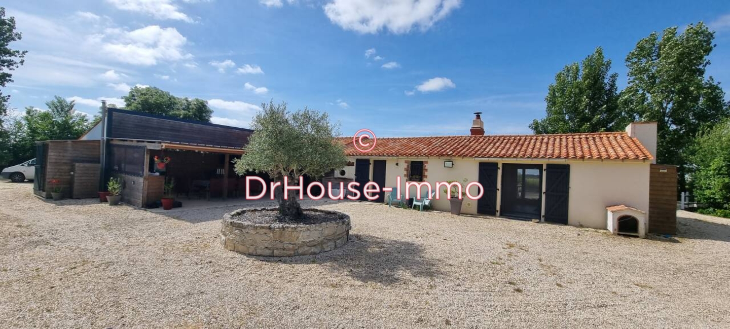 Maison 7 pièces de 134 m² - Le Poiré-sur-Velluire (85770)