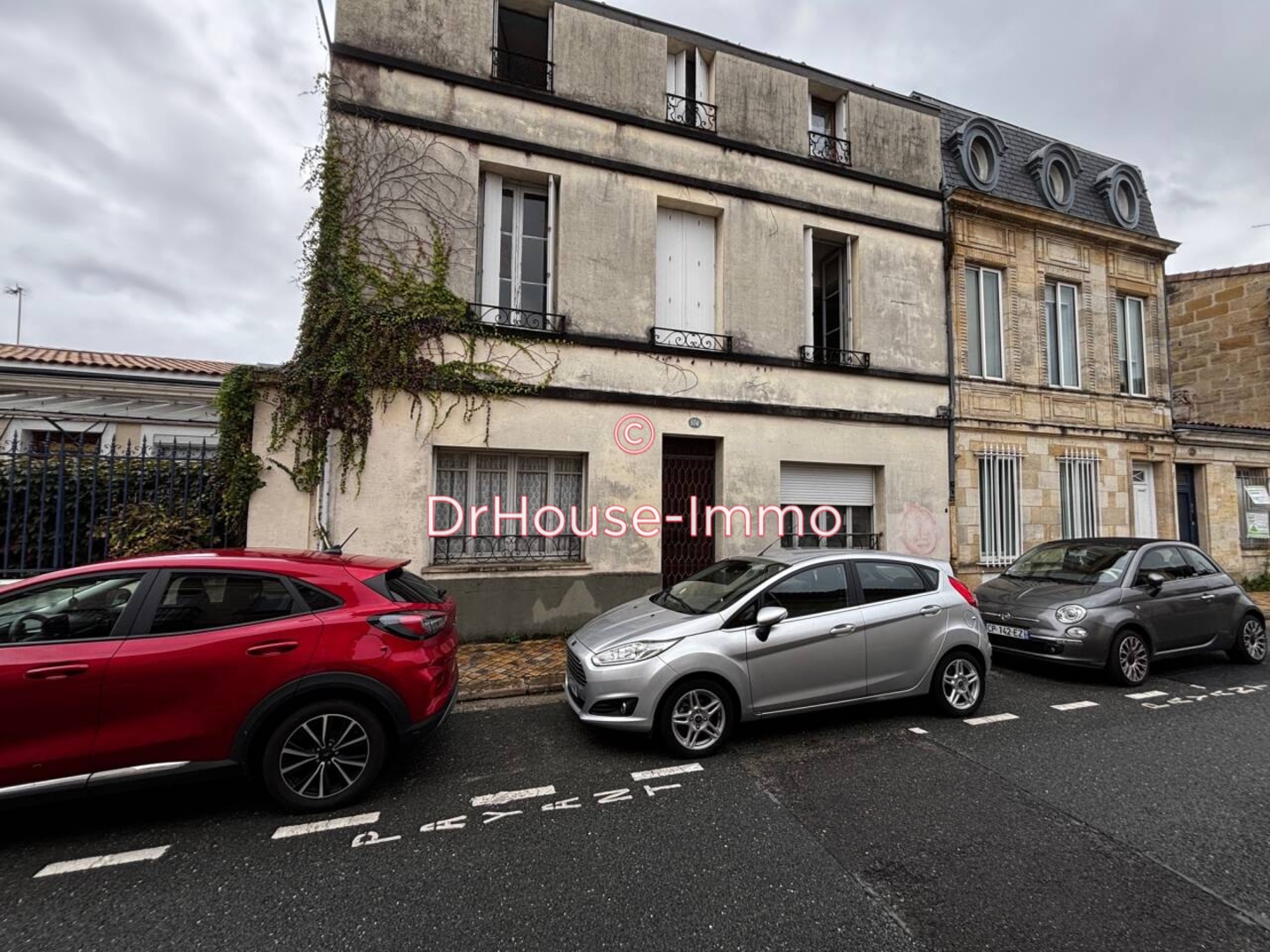 Immeuble 8 pièces de 245 m² - Bordeaux (33000)