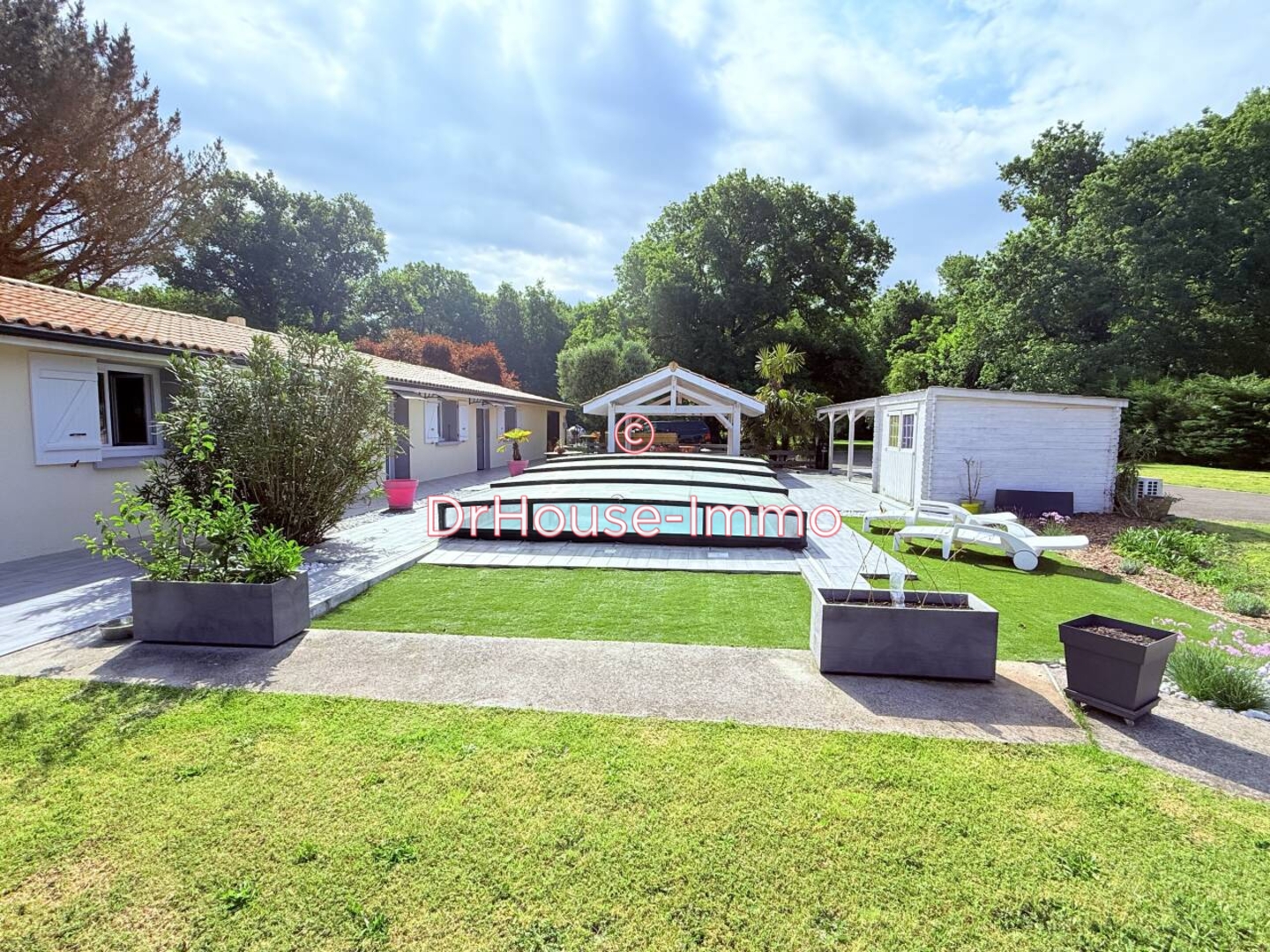 Maison 6 pièces de 180 m² - Lesparre-Médoc (33340)