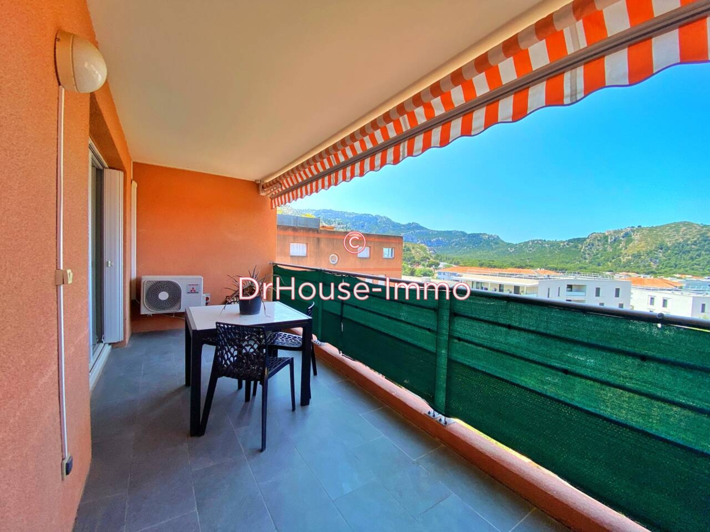 Appartement 3 pièces de 69 m² - Marseille (13009)