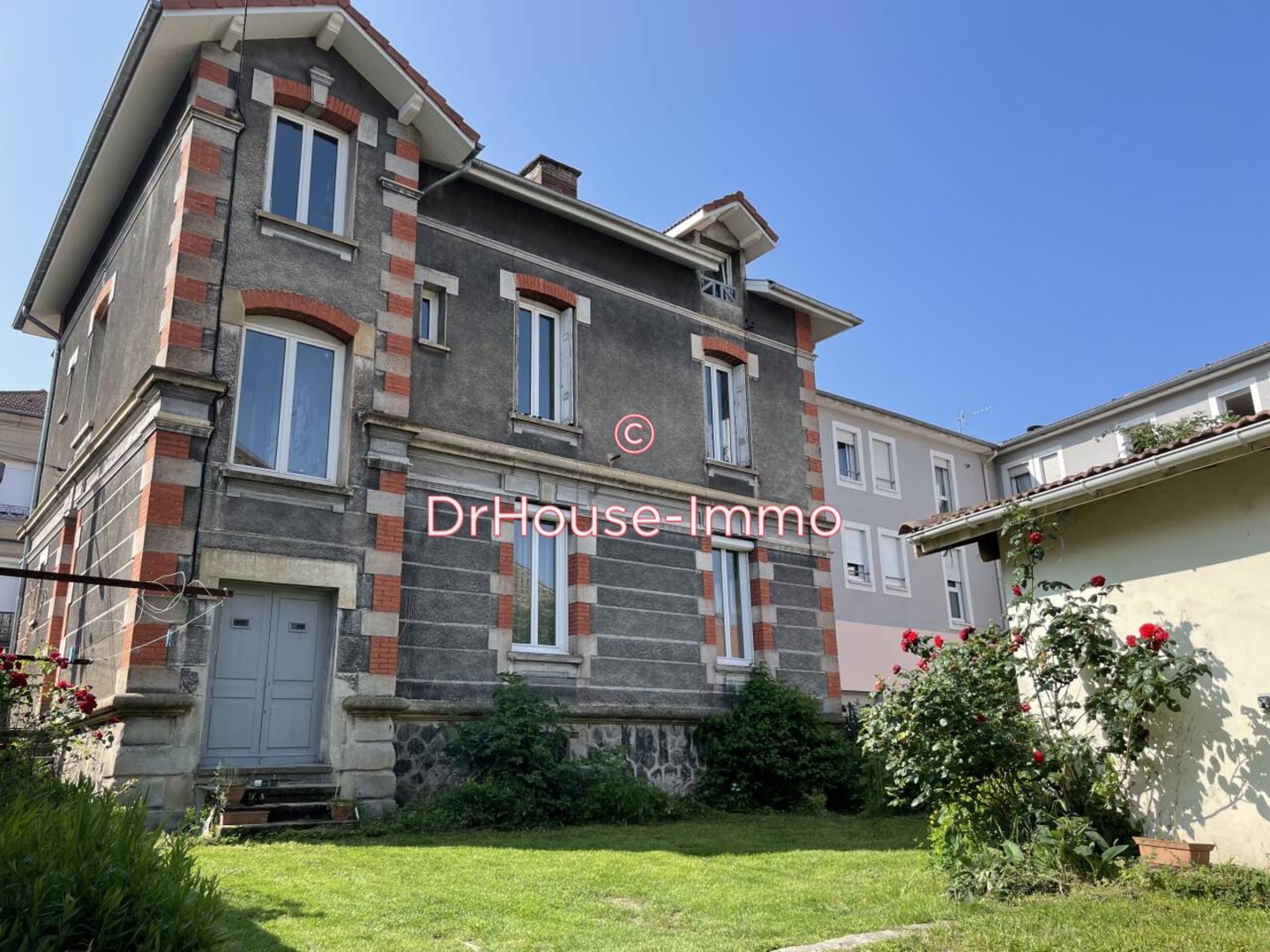 Maison 6 pièces de 205 m² - Firminy (42700)