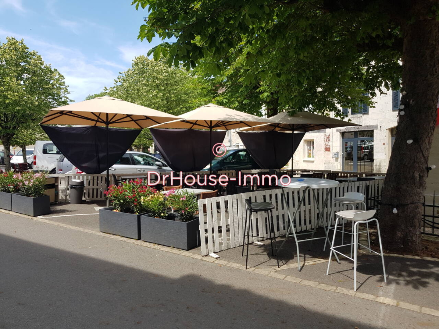 Commerce 2 pièces de 95 m² - Mareuil (24340)