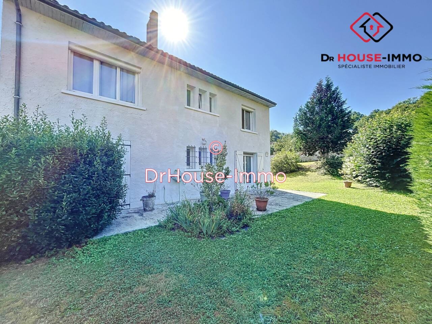 Maison 7 pièces de 192 m² - Périgueux (24000)