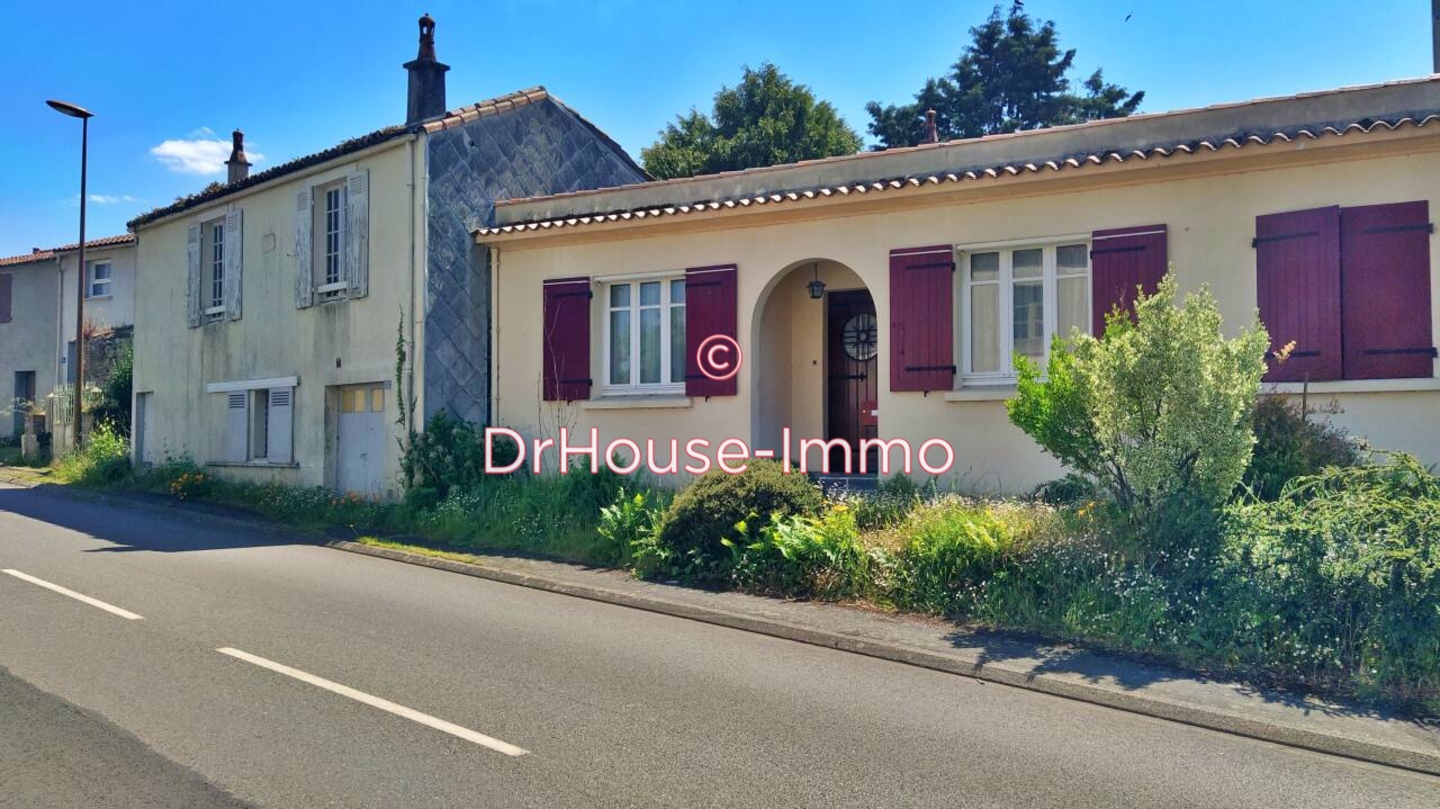 Maison 7 pièces de 135 m² - Saint-Fiacre-sur-Maine (44690)