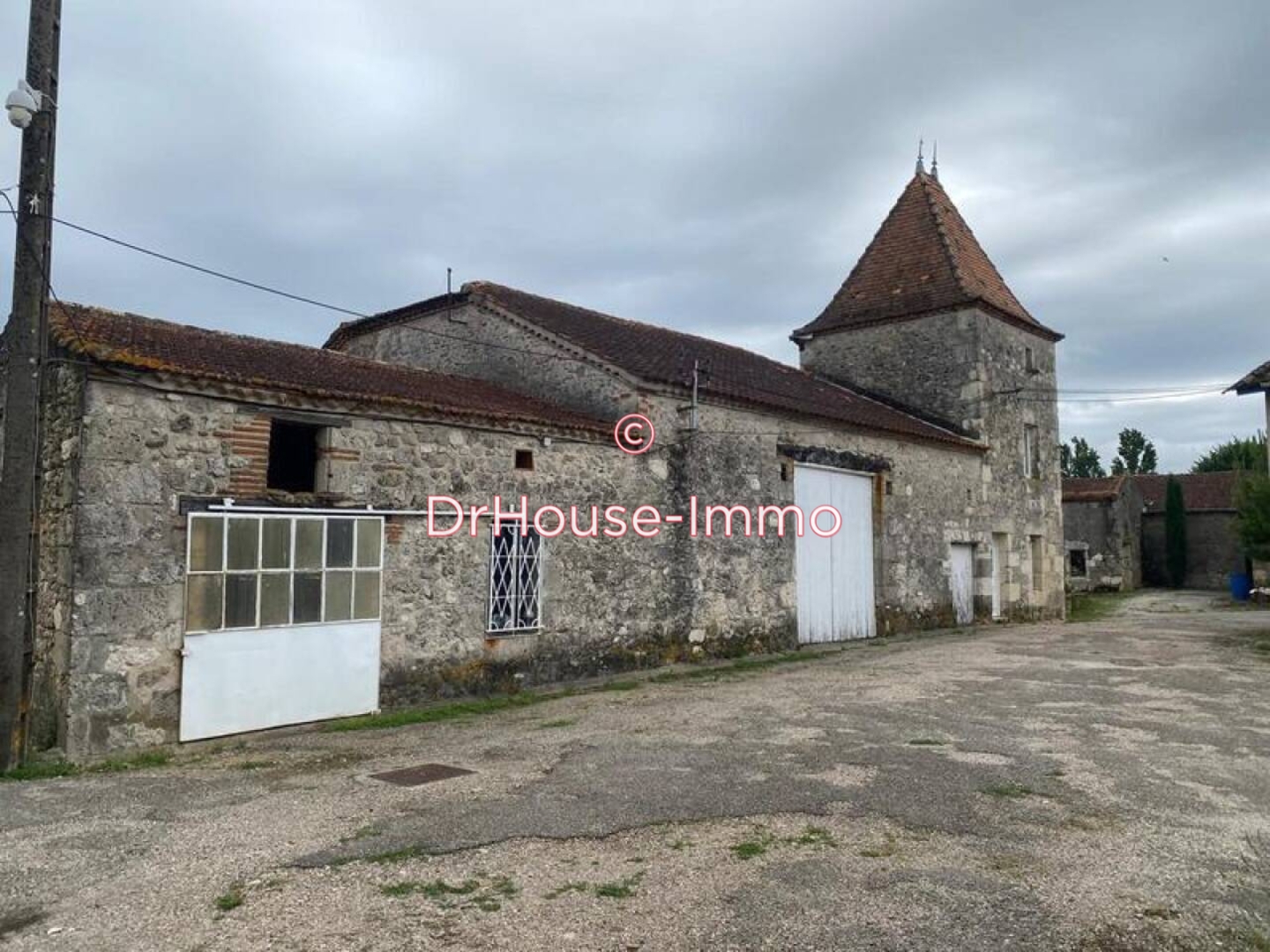 Maison 3 pièces de 200 m² - Saint-Salvy (47360)