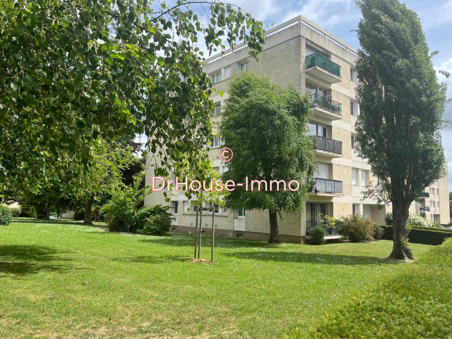 Appartement 4 pièces de 89 m² - Caen (14000)