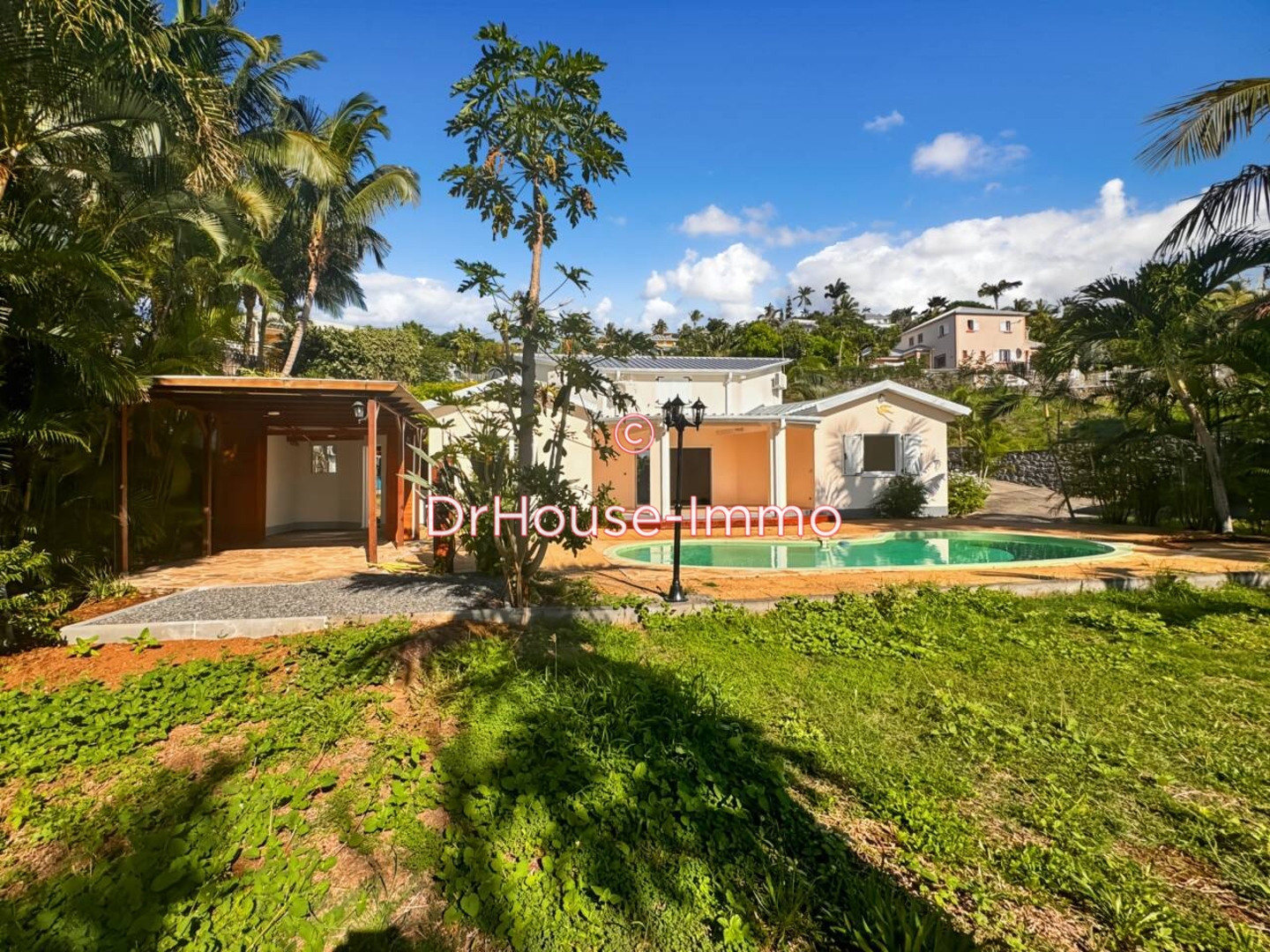 Maison 8 pièces de 188 m² - Saint-Paul (97460)