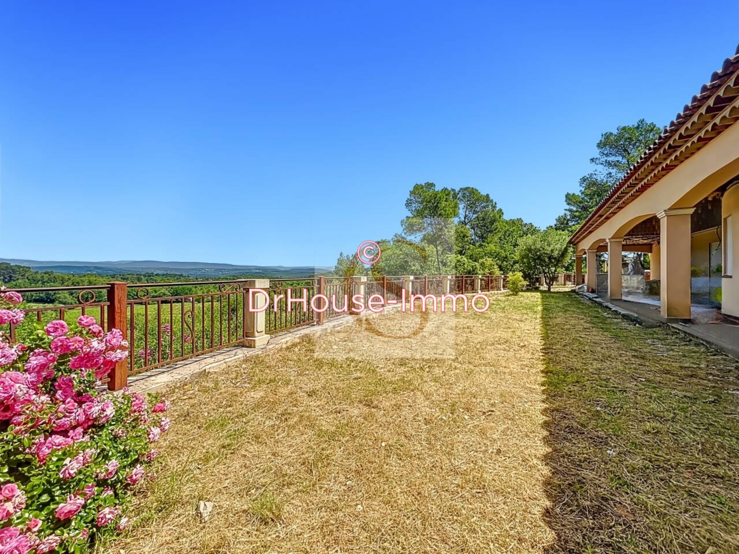 Maison 4 pièces de 289 m² - Le Thoronet (83340)