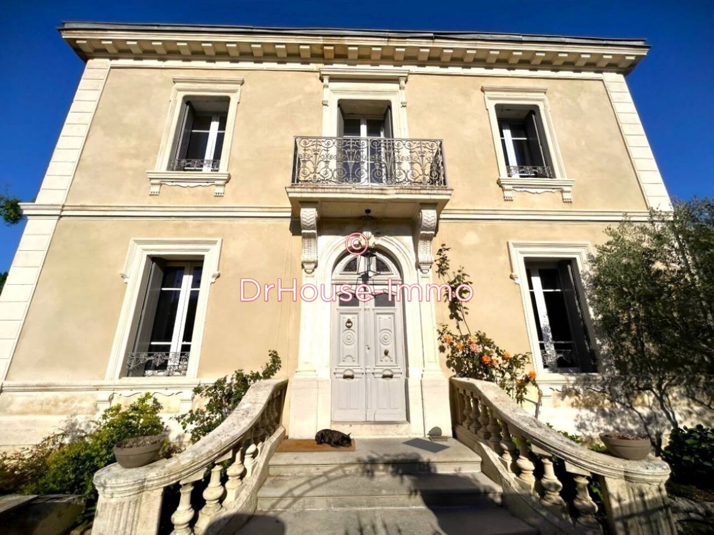 Maison 6 pièces de 225 m² - Sommières (30250)