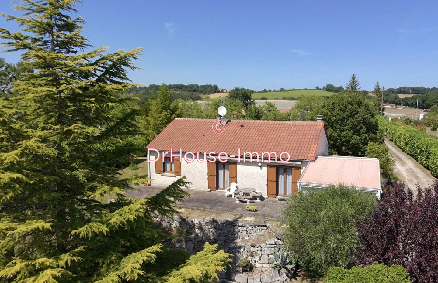 Maison 5 pièces de 121 m² - Léguillac-de-l'Auche (24110)