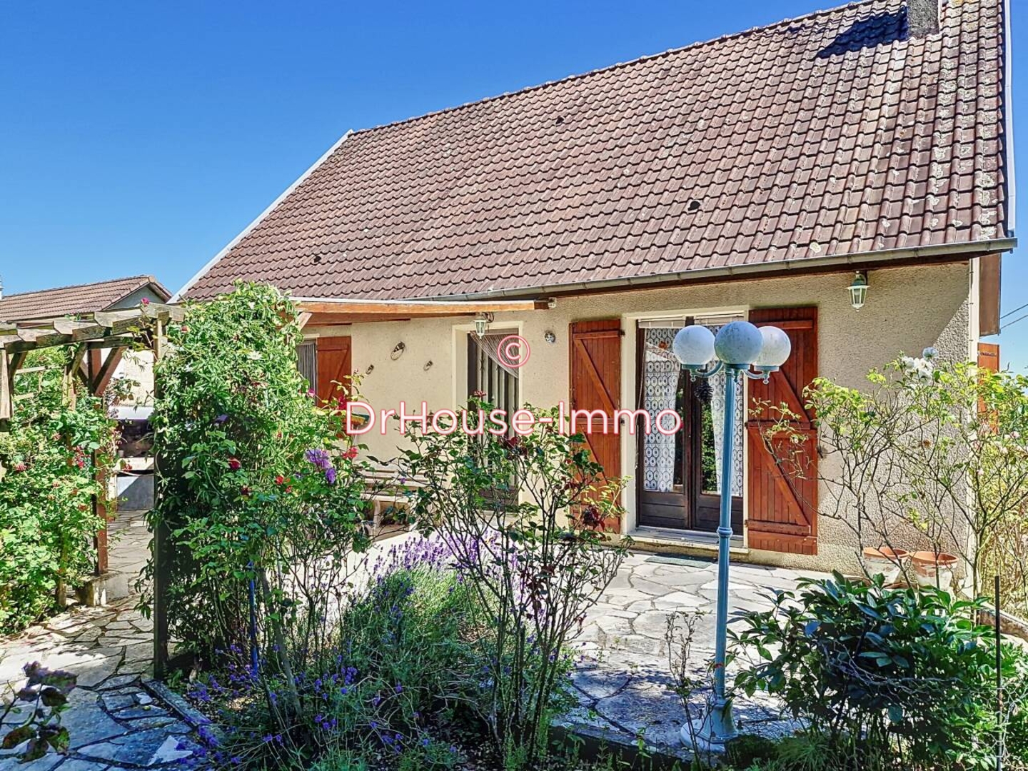 Maison 4 pièces de 107 m² - Lisieux (14100)