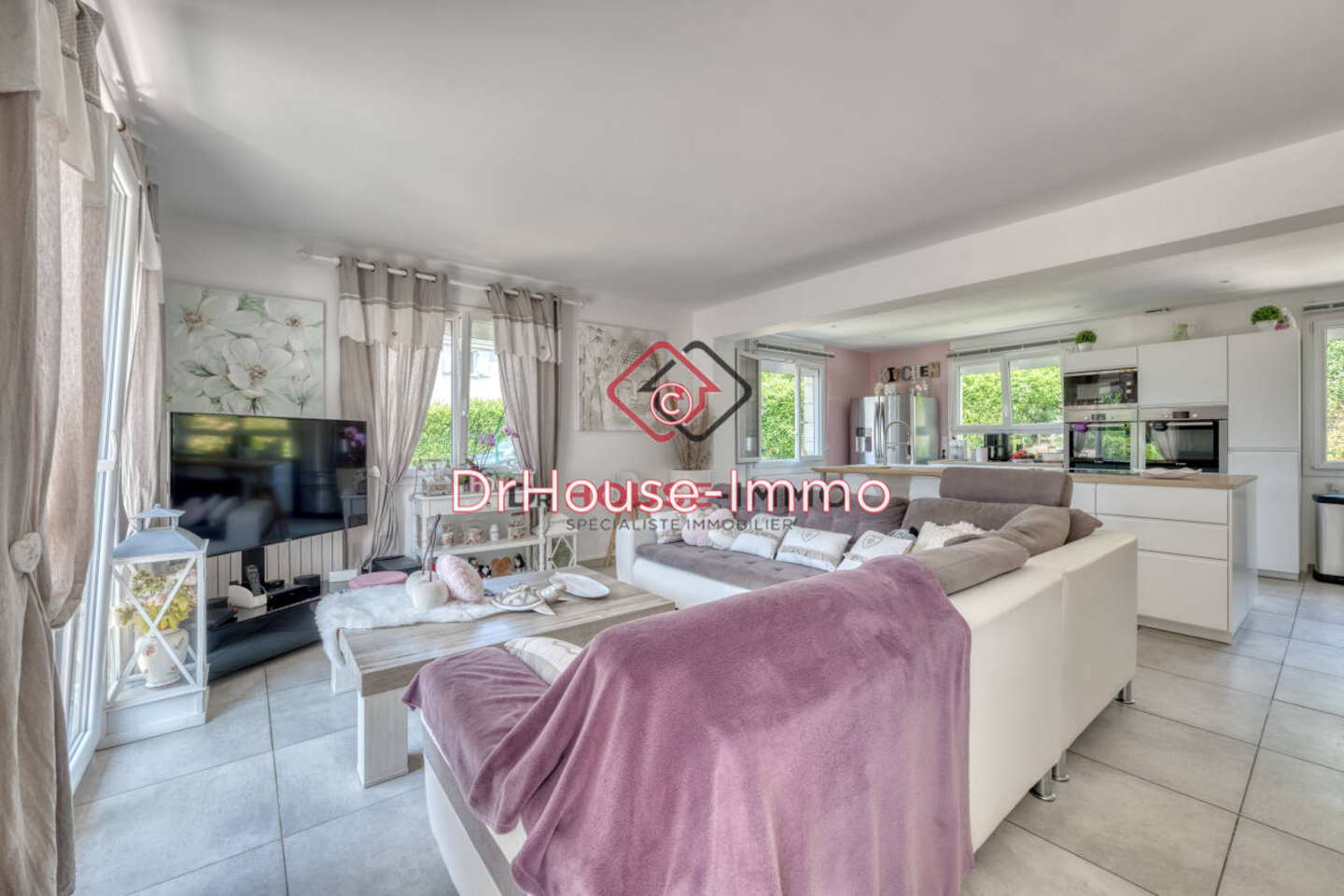 Maison 8 pièces de 164 m² - Varreddes (77910)