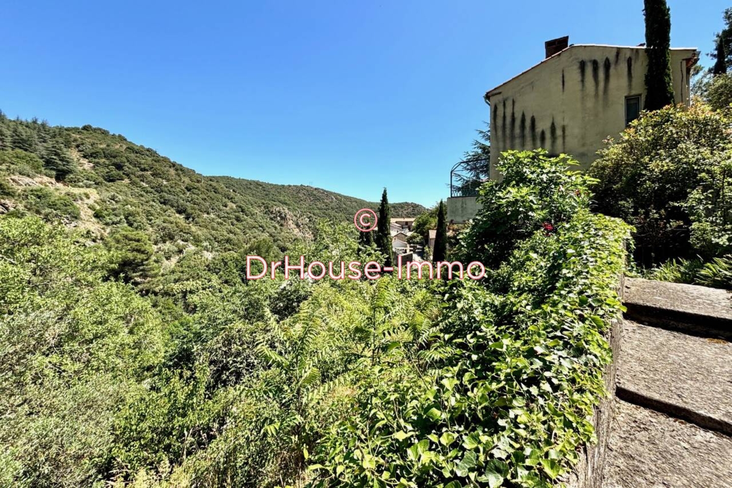 Maison 5 pièces de 114 m² - Lastours (11600)