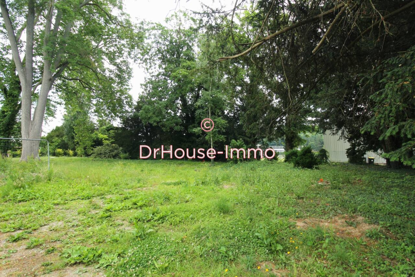 Terrain de 1 953 m² - Romilly-sur-Andelle (27610)