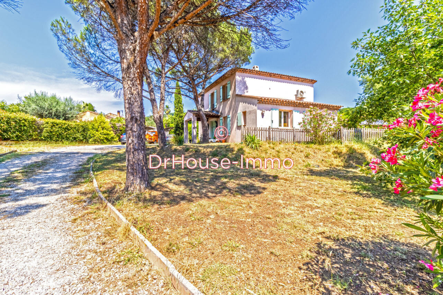 Maison 6 pièces de 150 m² - Gassin (83580)