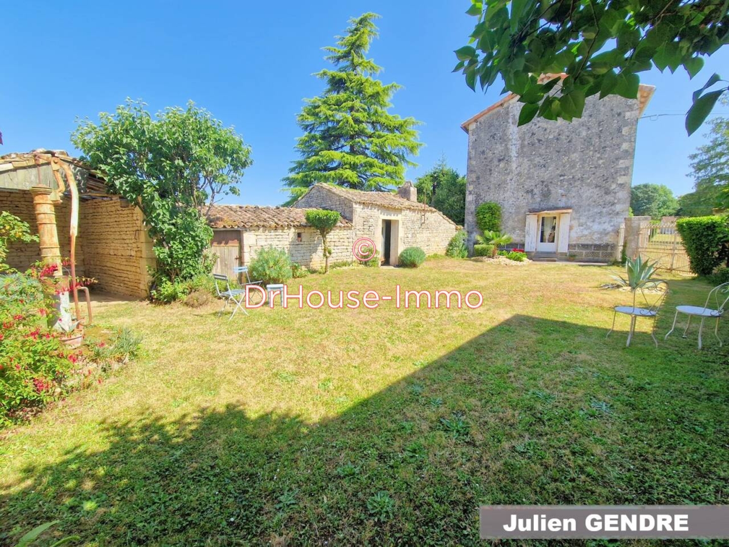 Maison 5 pièces de 136 m² - Mazières-sur-Béronne (79500)