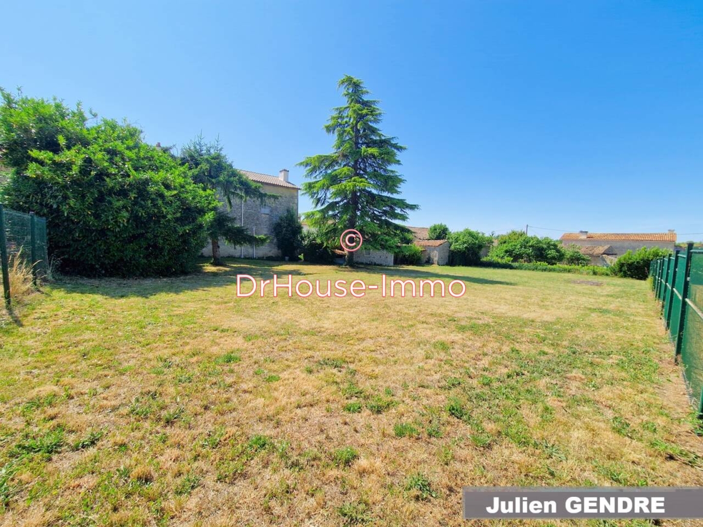 Maison 5 pièces de 136 m² - Mazières-sur-Béronne (79500)