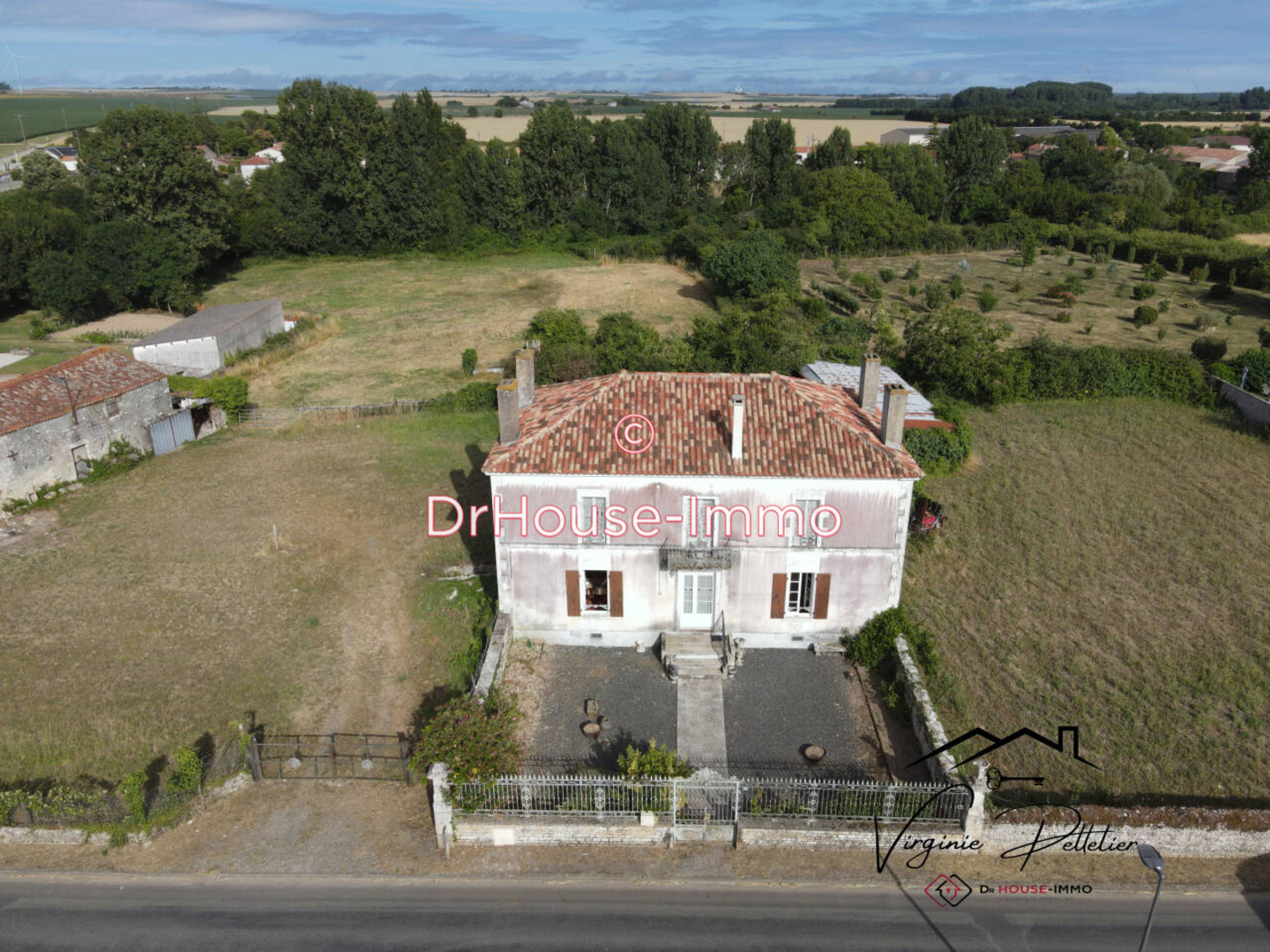 Maison 8 pièces de 197 m² - Le Langon (85370)