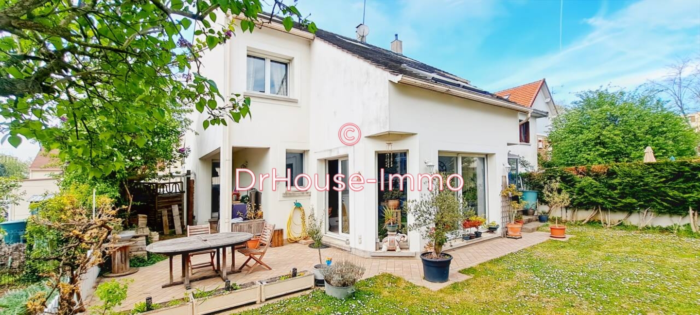 Maison 6 pièces de 162 m² - Brou-sur-Chantereine (77177)