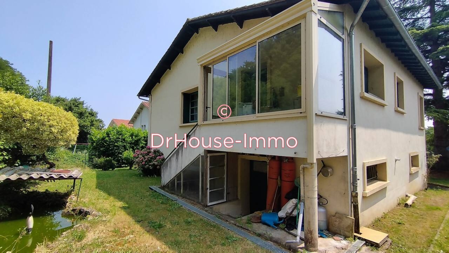 Maison 4 pièces de 90 m² - Creysse (24100)