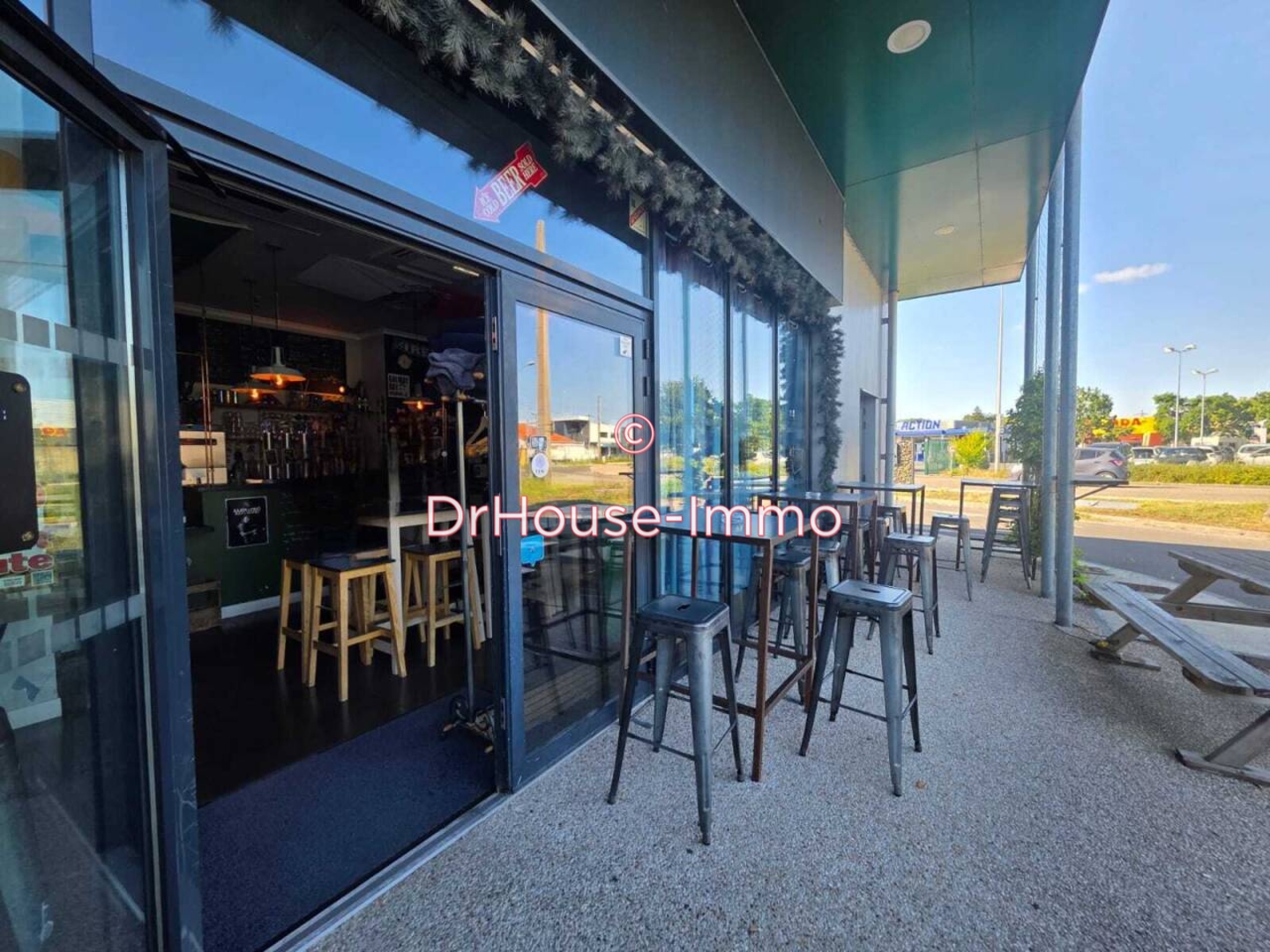 Commerce de 140 m² - Le Haillan (33185)