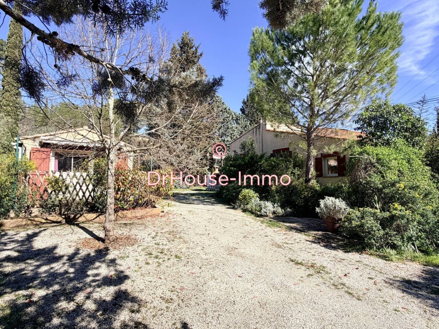 Maison 7 pièces de 196 m² - Lorgues (83510)