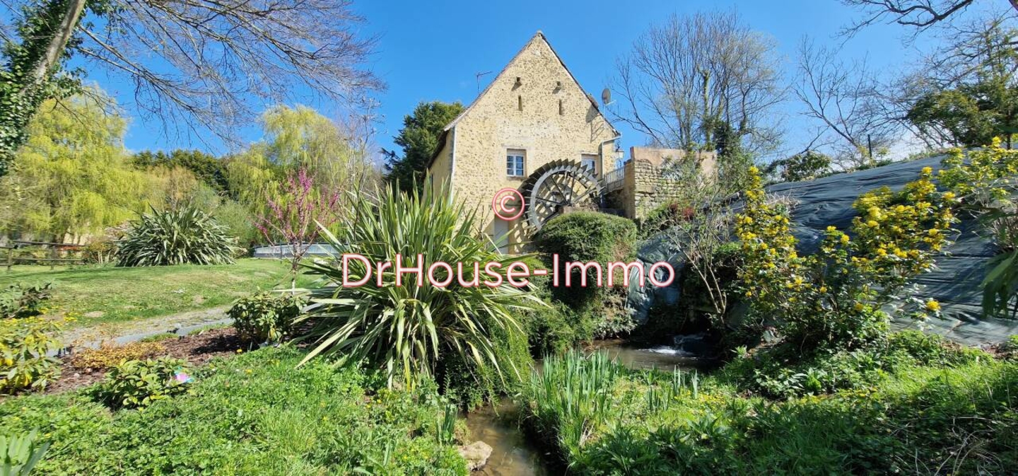 Maison 11 pièces de 363 m² - Saint-Jean-des-Échelles (72320)