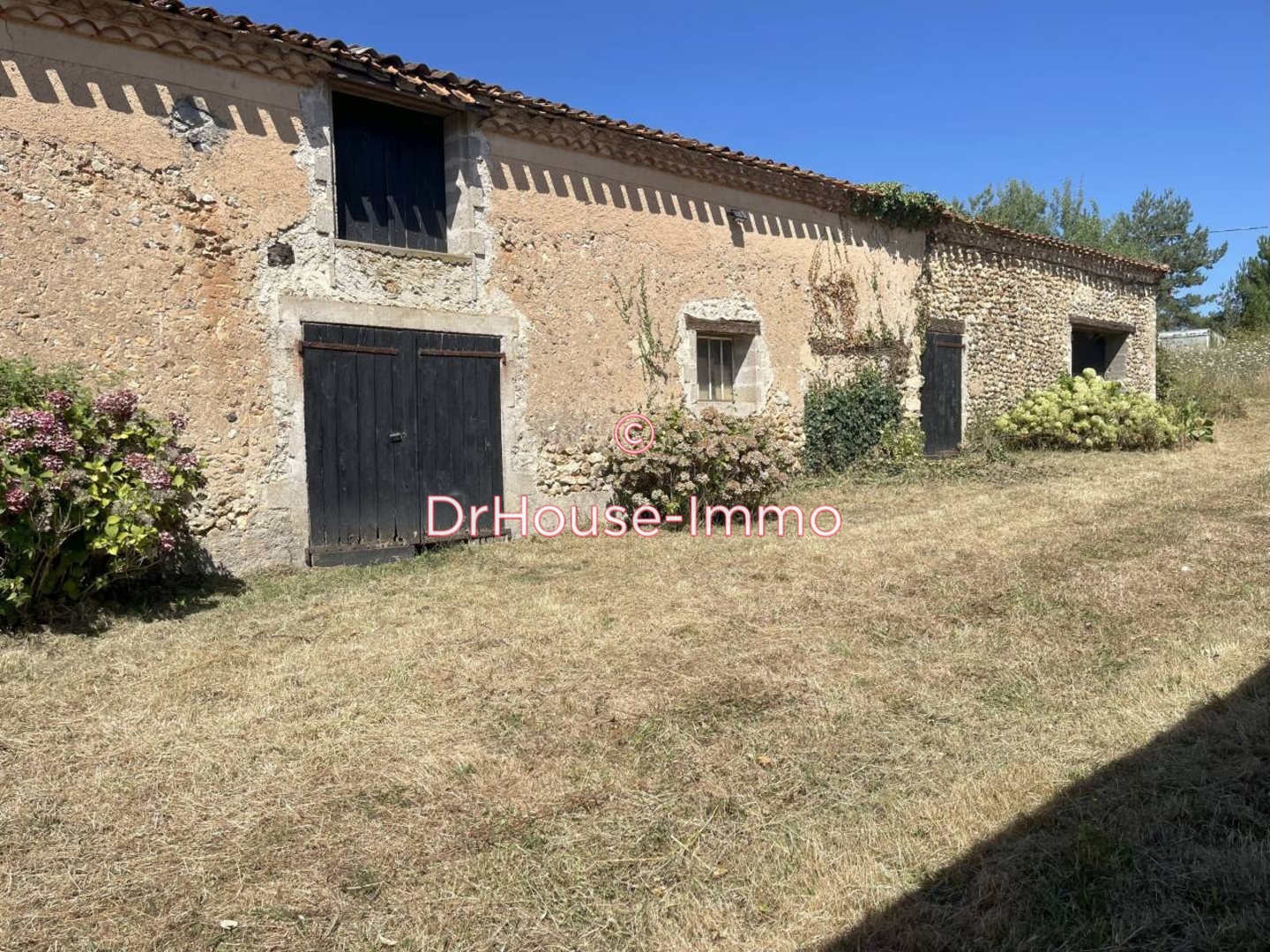 Maison 4 pièces de 350 m² - Boulazac Isle Manoire (24750)