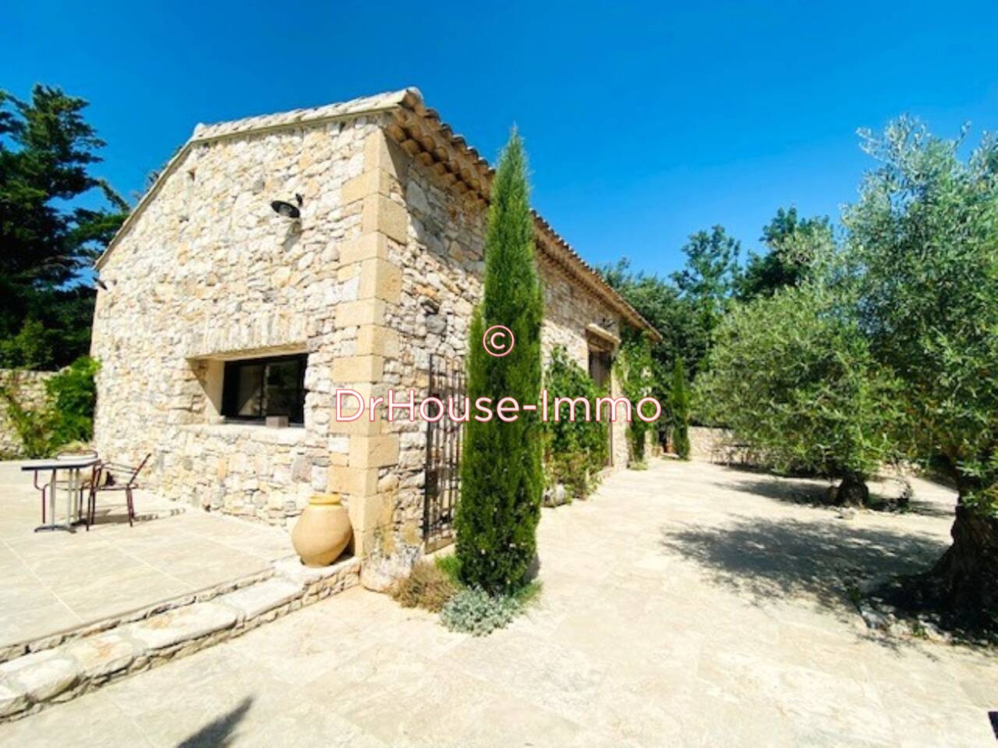 Maison 4 pièces de 130 m² - Uzès (30700)