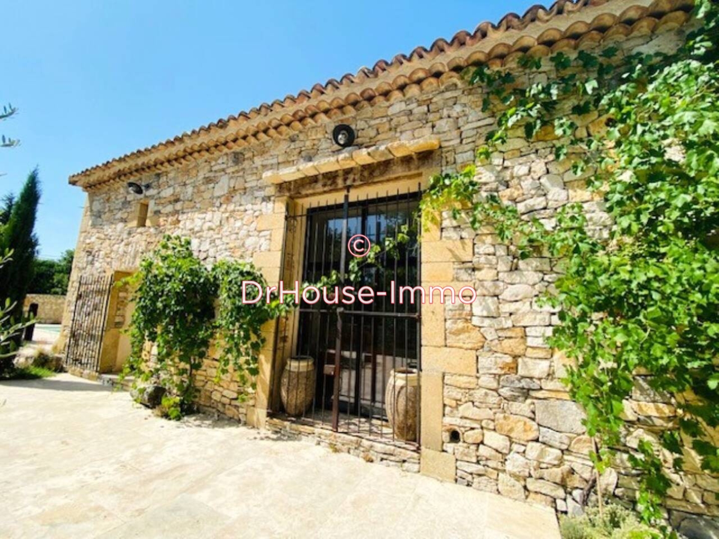 Maison 4 pièces de 130 m² - Uzès (30700)