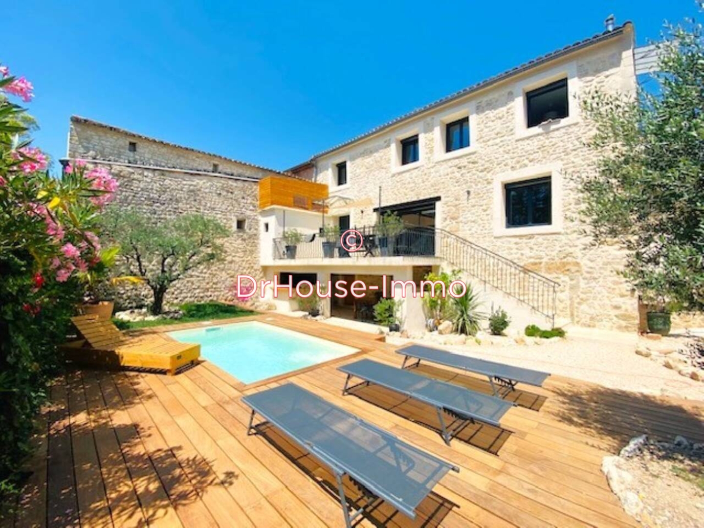 Maison 5 pièces de 120 m² - Uzès (30700)