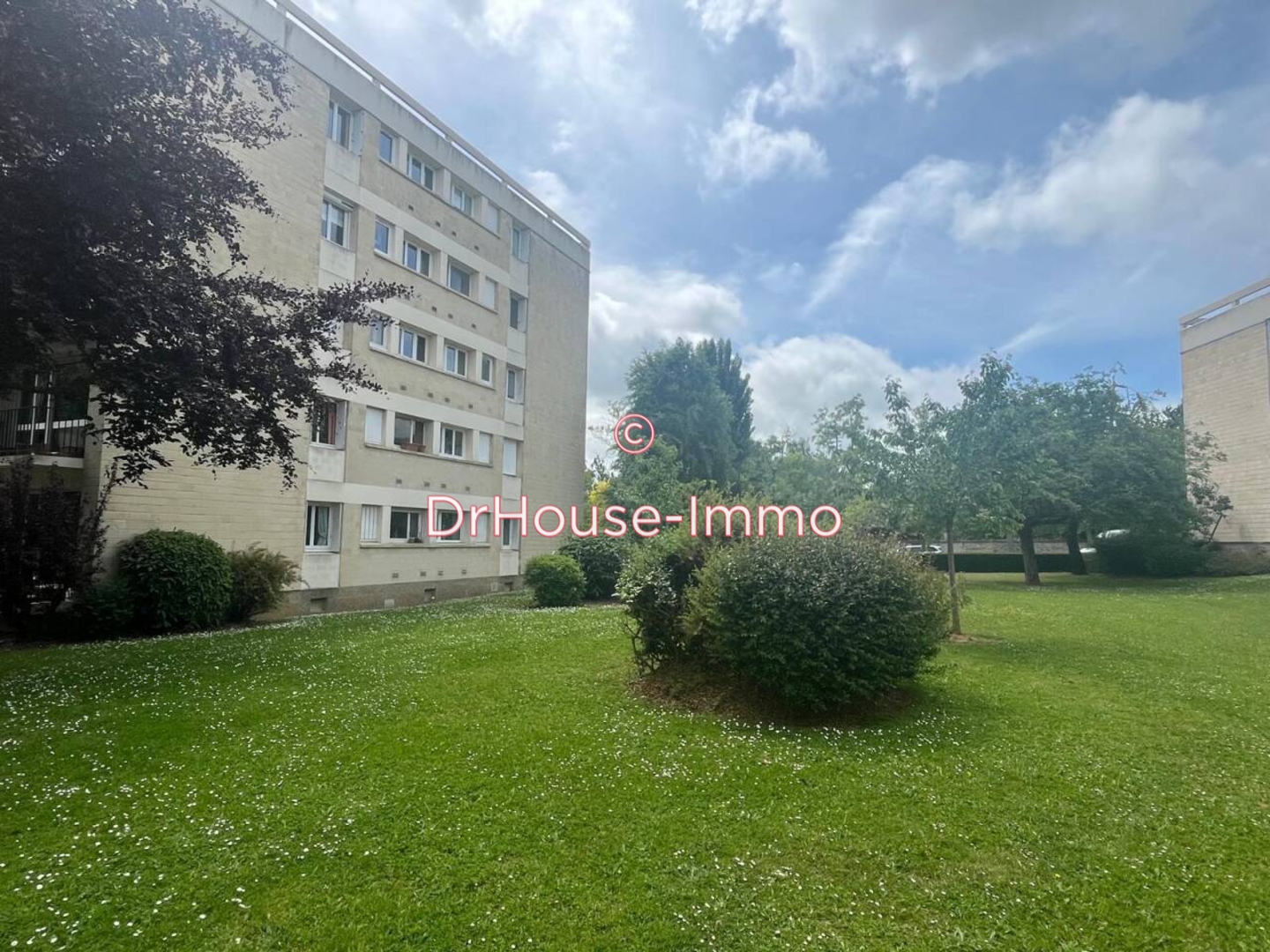 Appartement 4 pièces de 88 m² - Caen (14000)