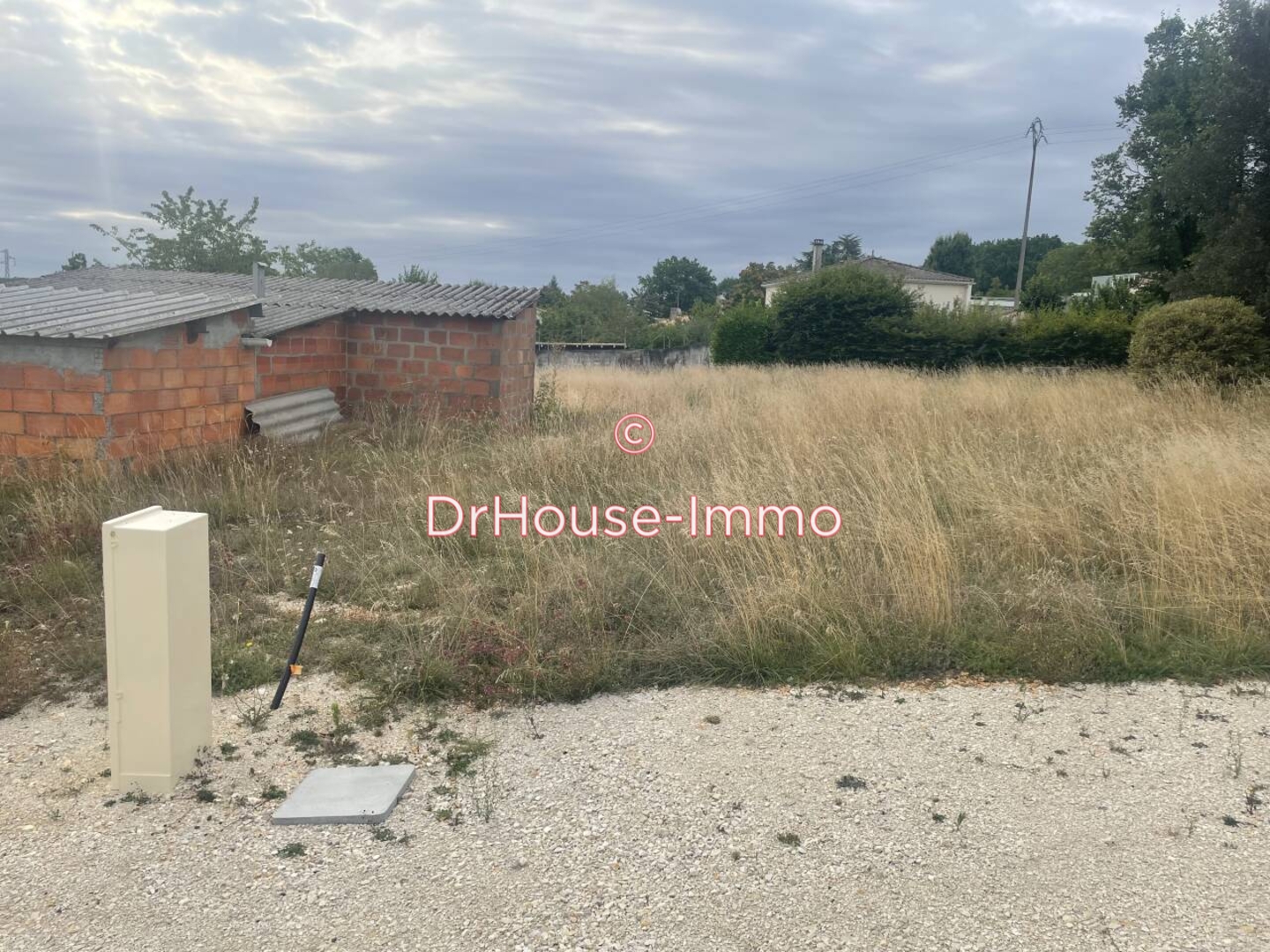 Terrain de 1 000 m² - Angoulême (16000)