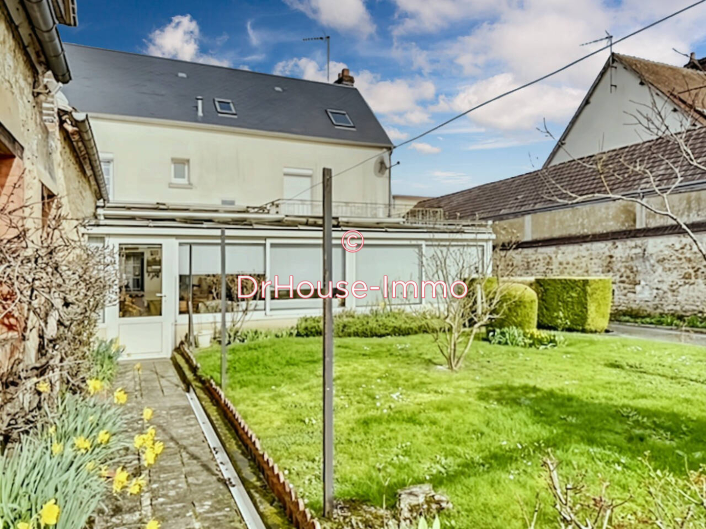 Maison 10 pièces de 230 m² - Mortagne-au-Perche (61400)