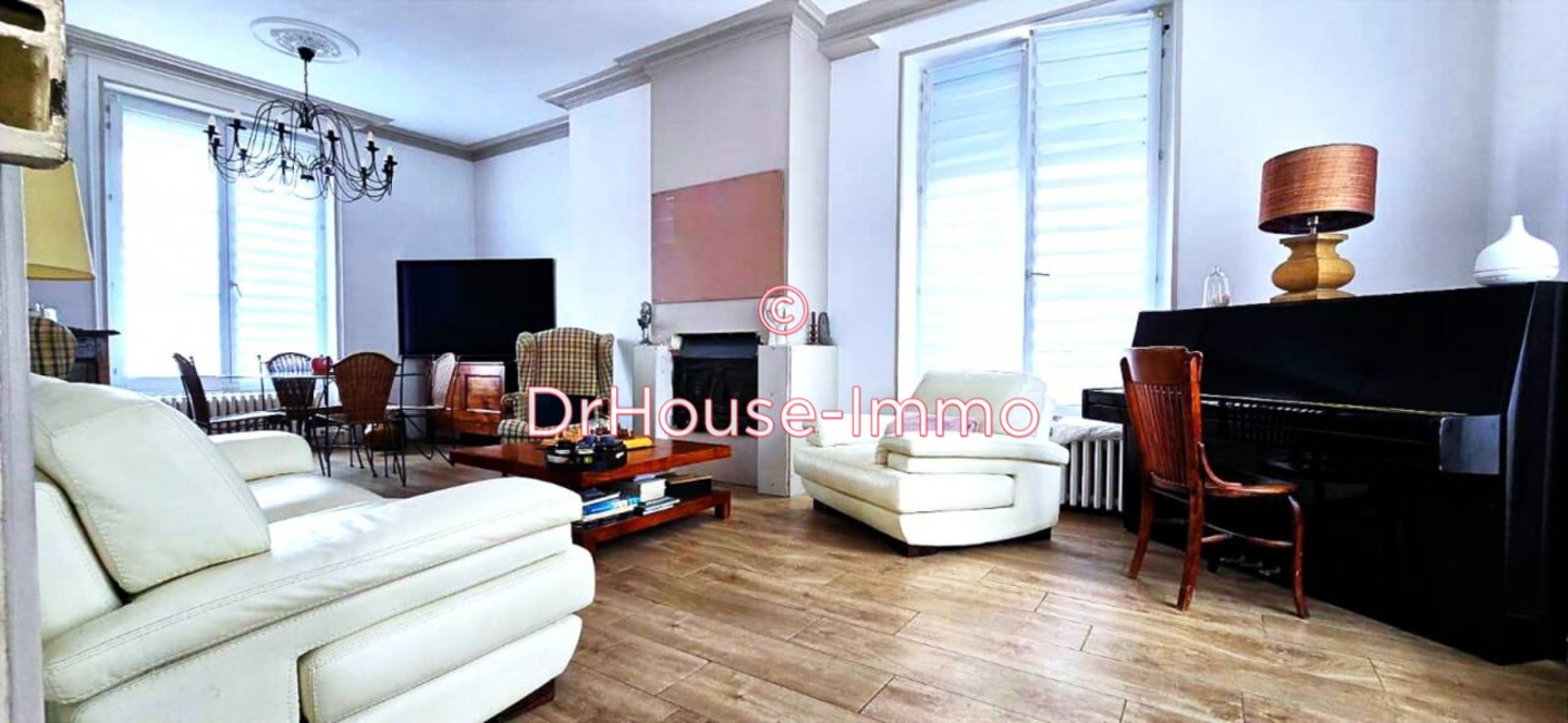 Maison 11 pièces de 210 m² - Faremoutiers (77515)