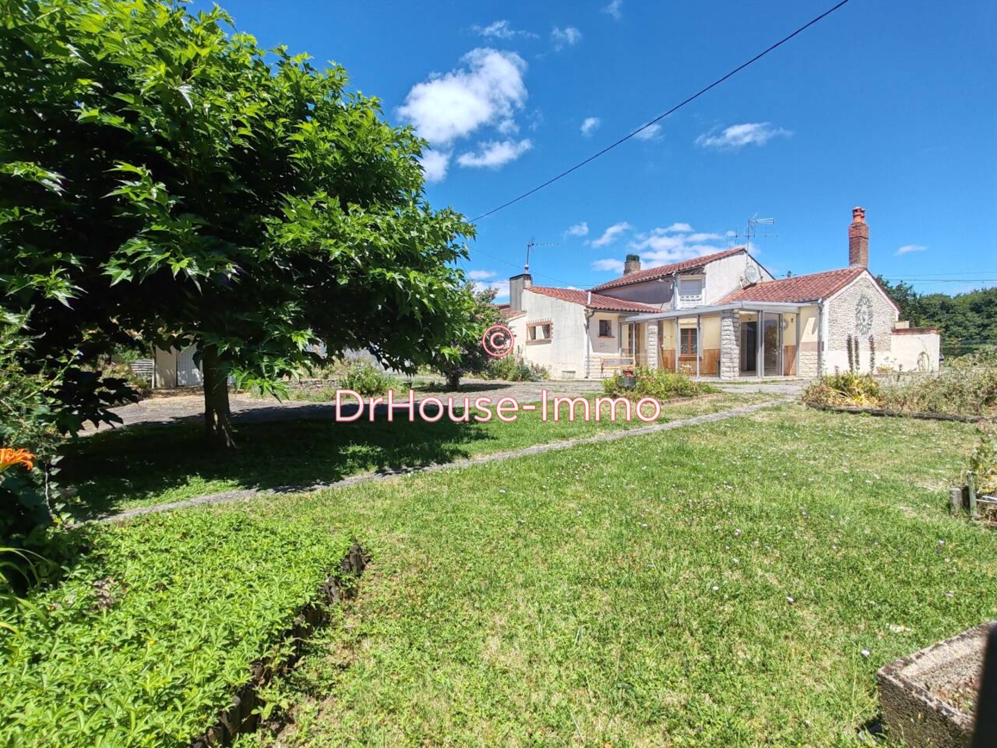 Maison 5 pièces de 164 m² - La Taillée (85450)