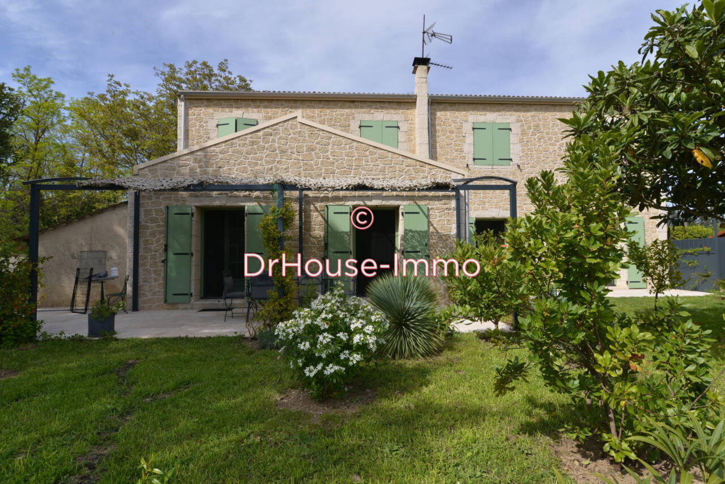 Maison 5 pièces de 145 m² - Saint-Victor-la-Coste (30290)