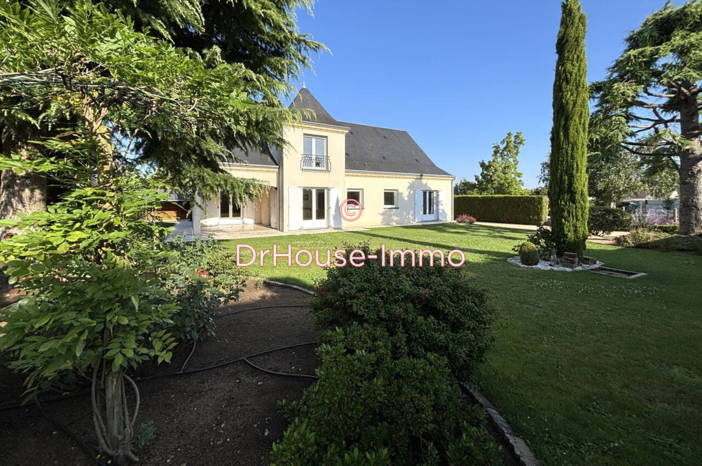 Maison 6 pièces de 245 m² - Olivet (45160)