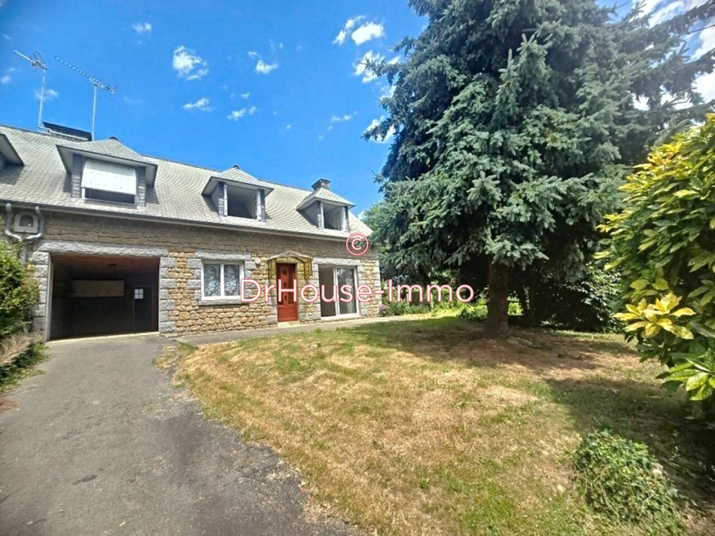 Maison 6 pièces de 118 m² - La Bazouge-du-Désert (35420)