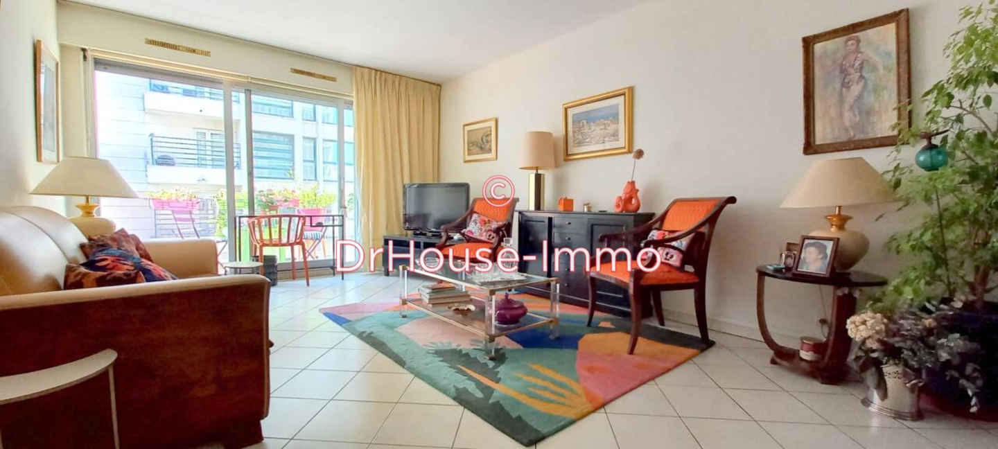 Appartement 4 pièces de 82 m² - Paris (75020)