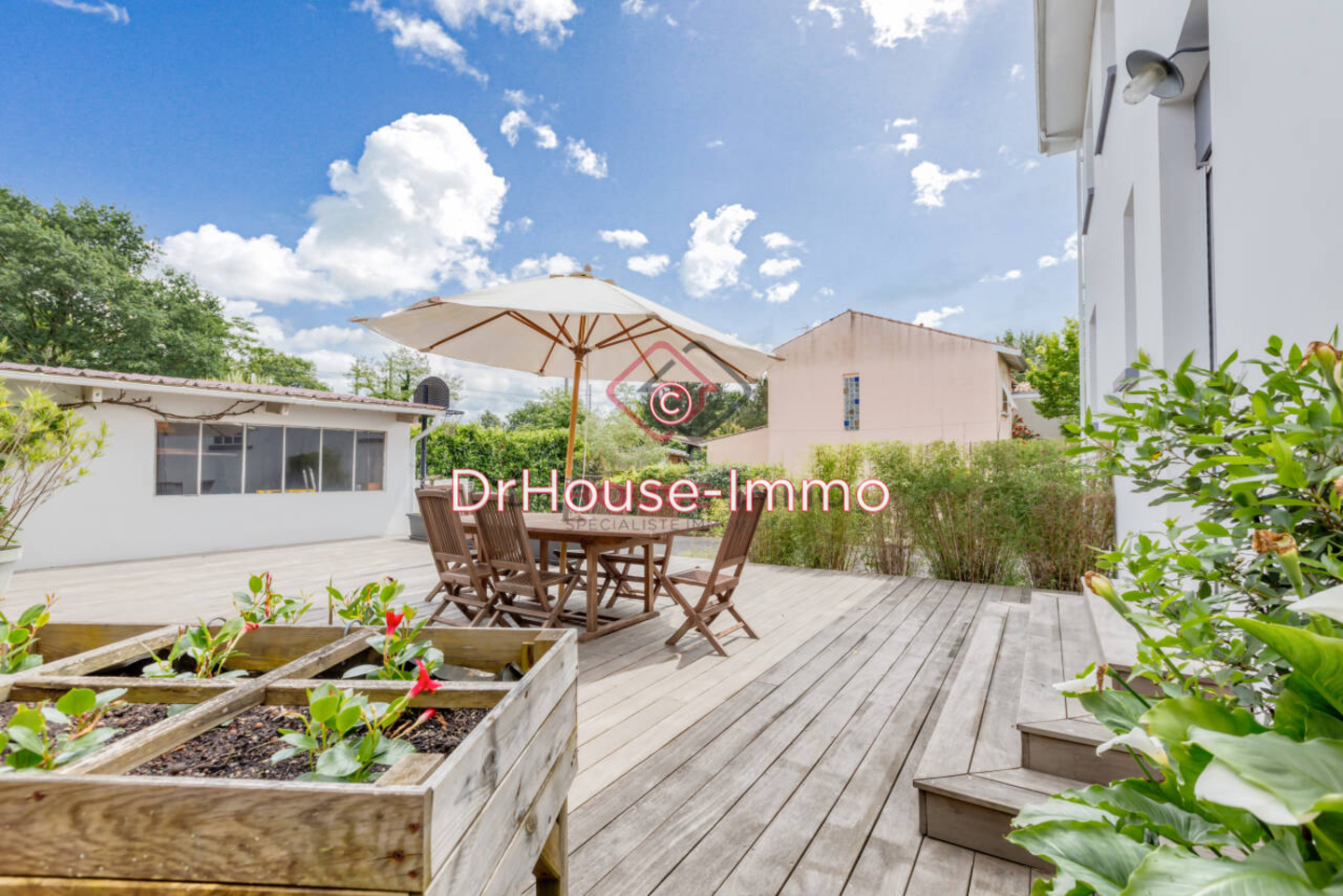 Maison 6 pièces de 180 m² - Mérignac (33700)