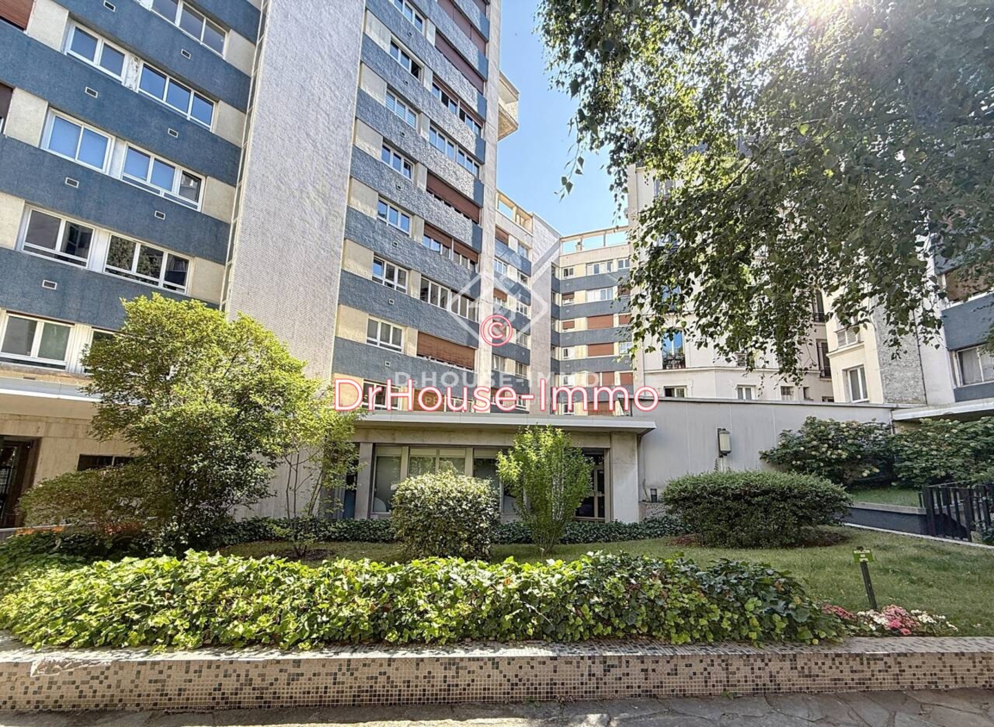 Appartement 1 pièce de 44 m² - Paris (75016)