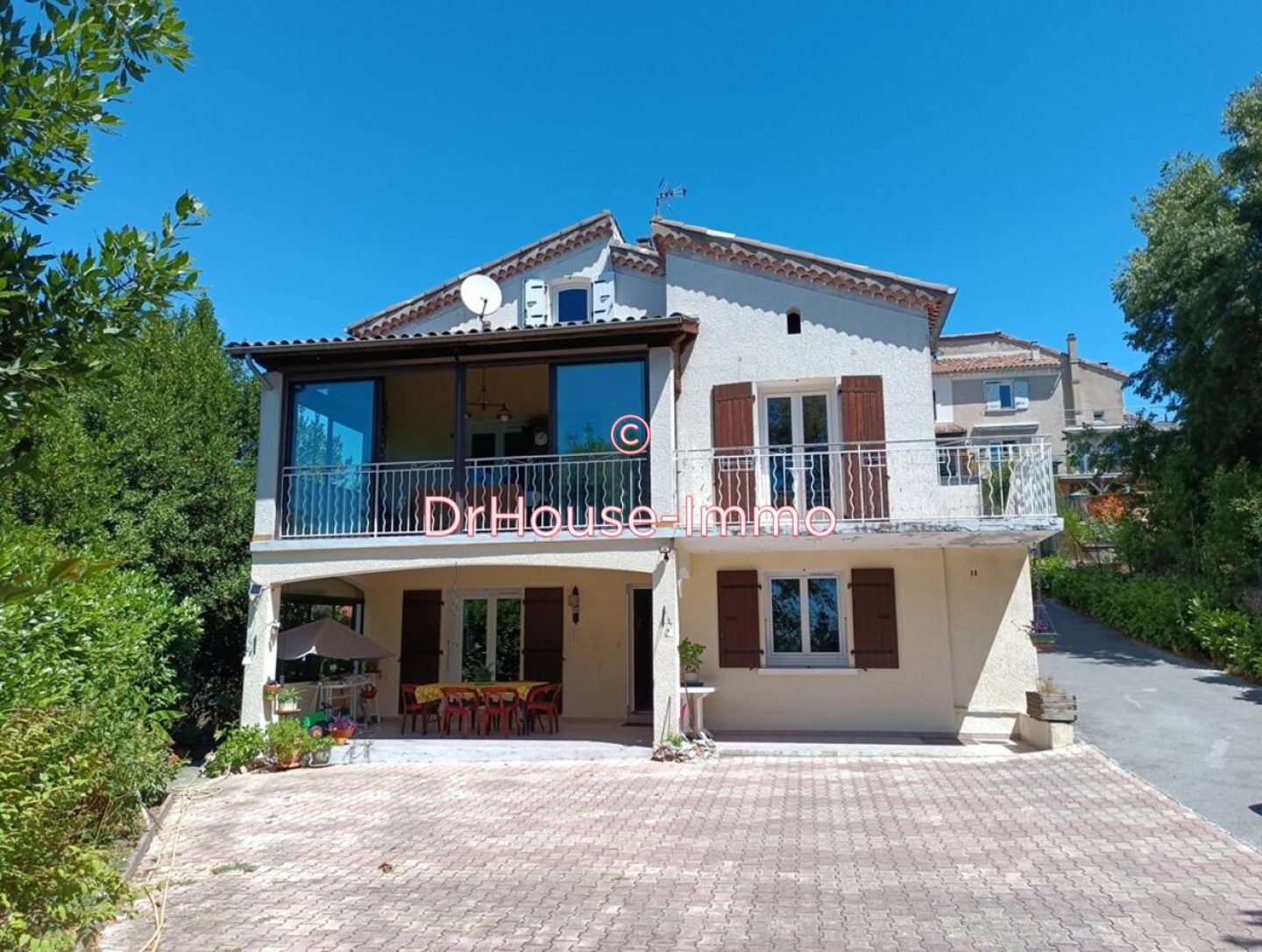 Maison 8 pièces de 215 m² - Aubenas (07200)