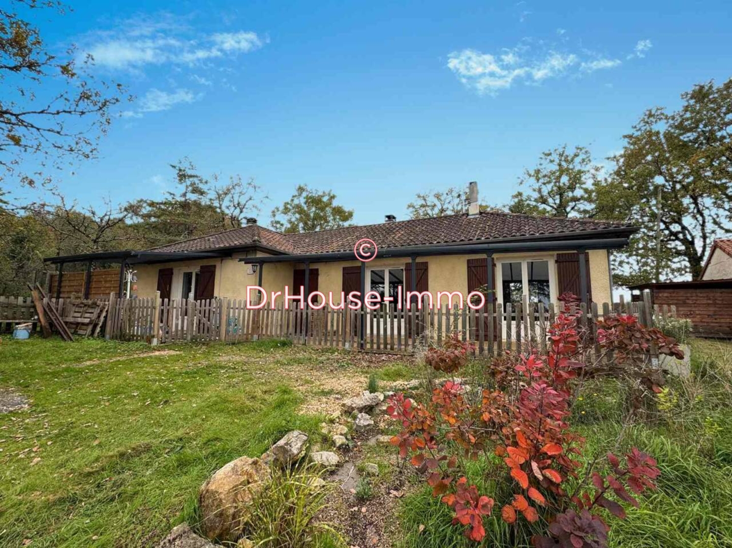 Maison 4 pièces de 94 m² - Thenon (24210)