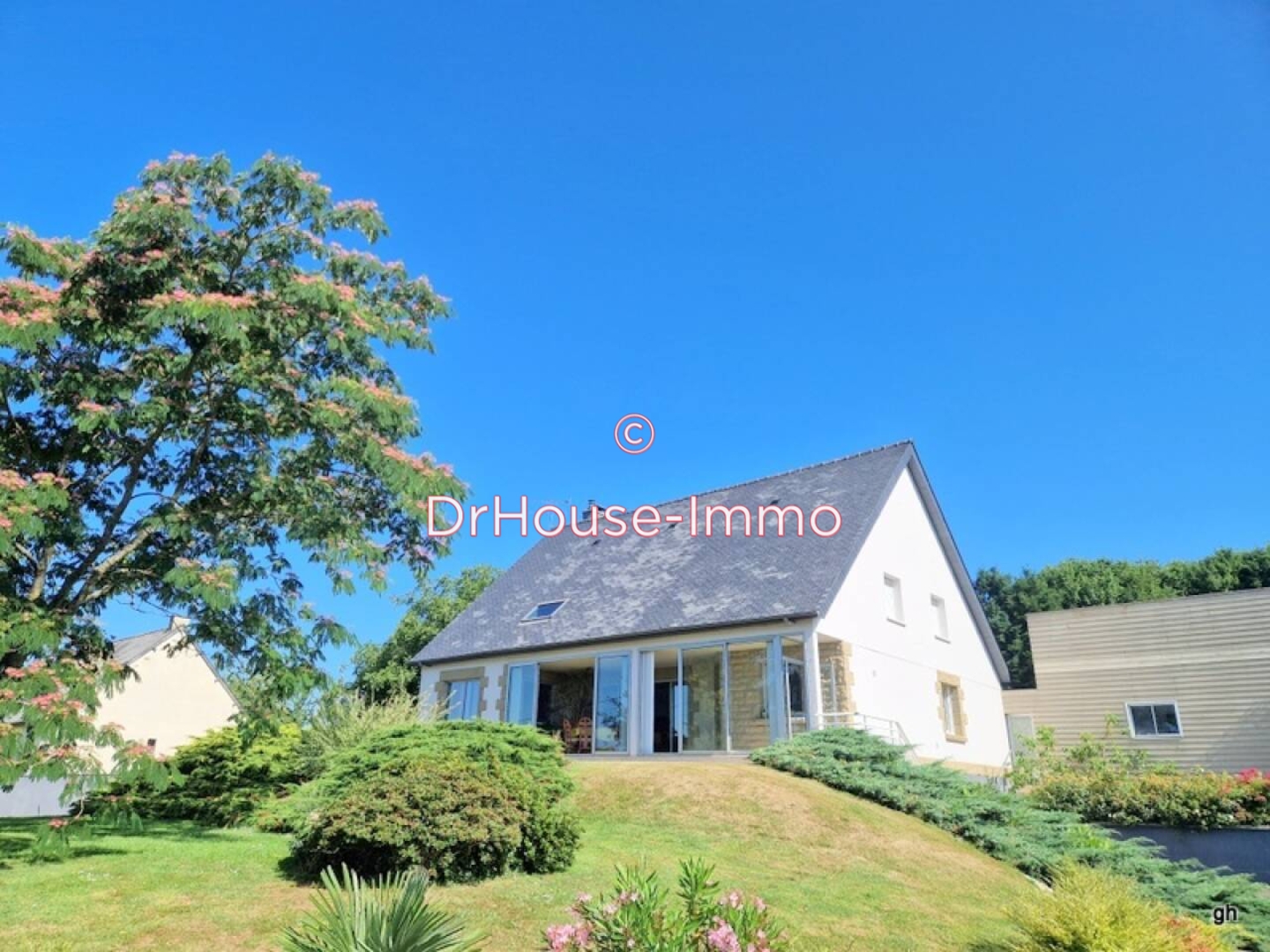 Maison 9 pièces de 210 m² - Saint-Georges-de-Reintembault (35420)