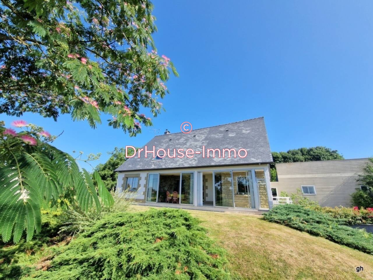 Maison 9 pièces de 210 m² - Saint-Georges-de-Reintembault (35420)