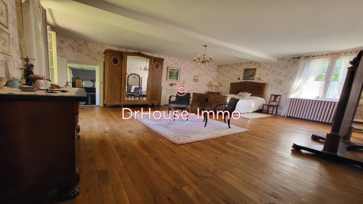 Maison 10 pièces de 250 m² - Chavagnes (49380)