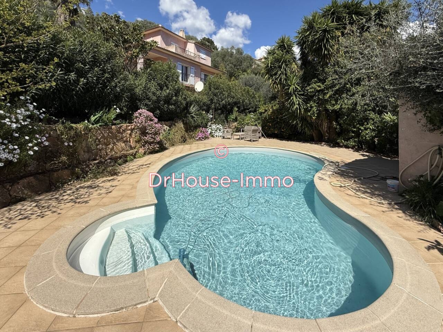 Maison 6 pièces de 150 m² - Porto-Vecchio (20137)