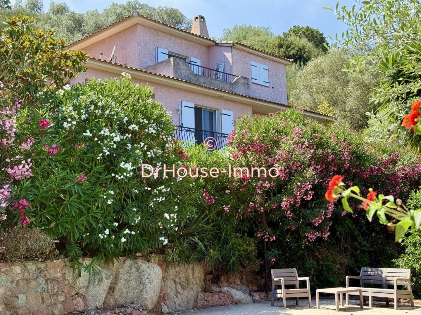 Maison 6 pièces de 150 m² - Porto-Vecchio (20137)